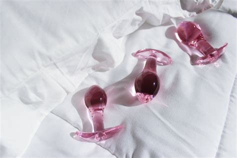 Glass T Bar Butt Plug – Cute Cruelty